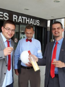JubelPARTEIler bei der Arbeit. Auf Montag, Jungs!