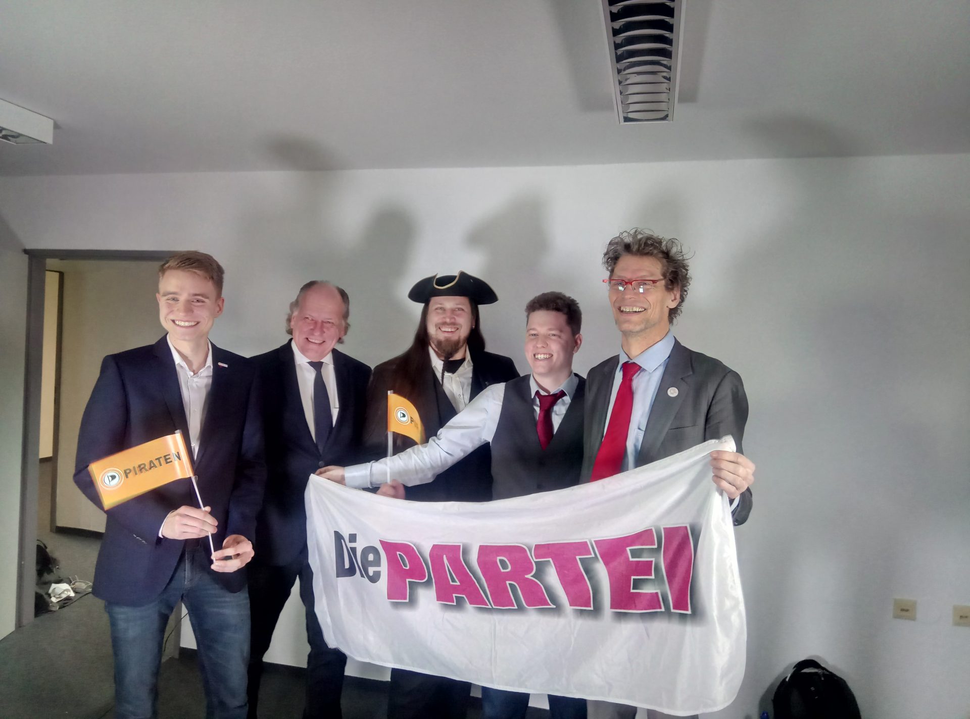 Die PARTEI Mit Der Piratenpartei Zur Weltherr- äh, Stadtratswahl! | Die ...