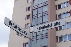 In Riesa führen alle Wege zum Bahnhof